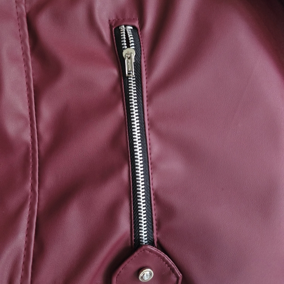 Elegant Burgundy Leather Jacket for Women - Picture 12 of 14